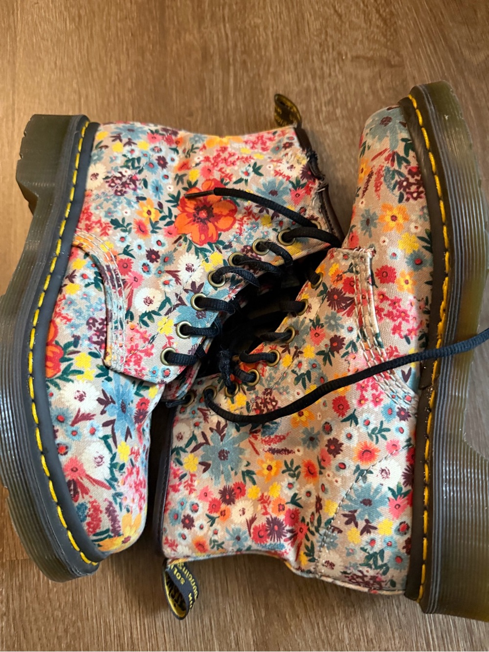 Dr Martin Wonderlust 1460 90s Floral Lace-Up Women's Ankle Boots in Multicolor 7